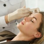 Jakie wykształcenie jest potrzebne, by legalnie zastosować botoks?